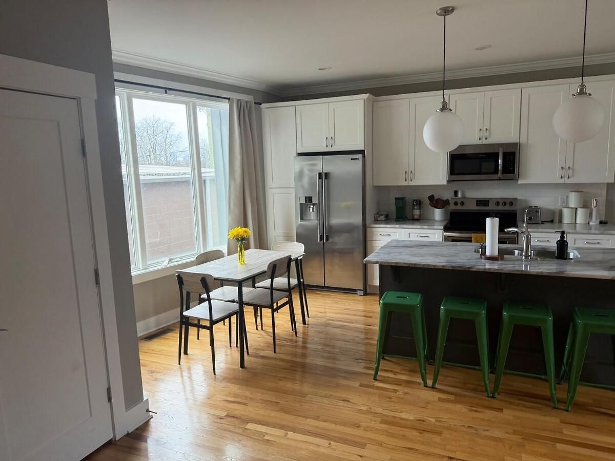 Rooftop Skyline View-close To Broadway-sleeps 8 Nashville