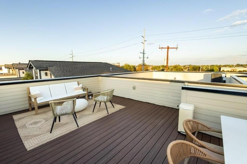 Bachelorette Dream | 2 Units | 8 Kings + 8 Baths *