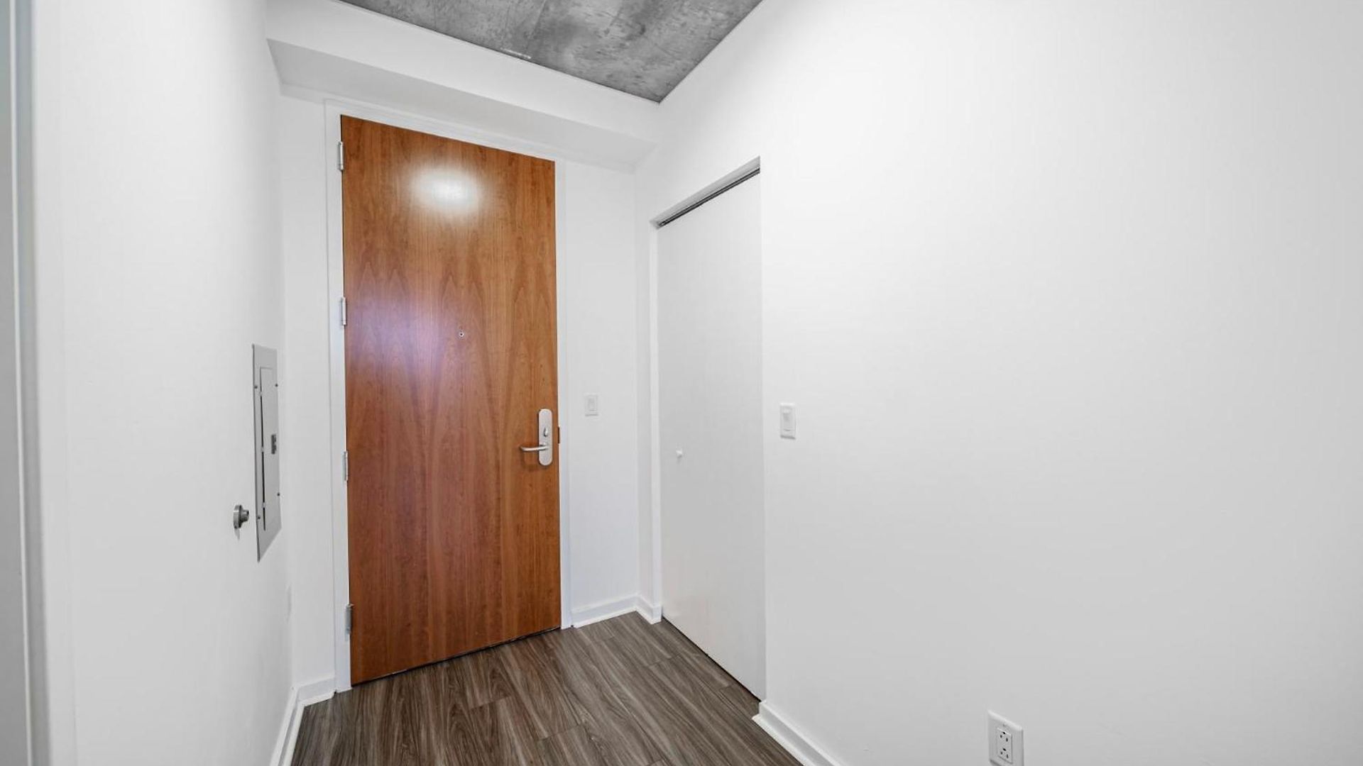 Kenect In Midtown Apartment