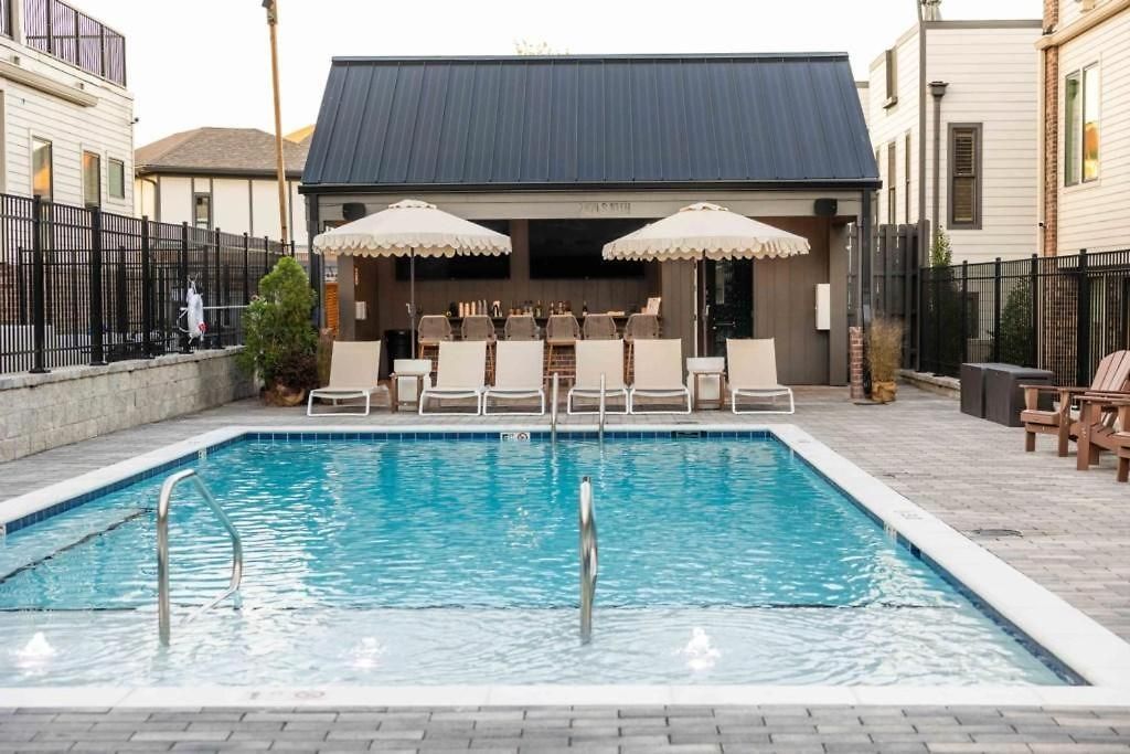 Apartment Bachelorette Dream | 2 Units | 8 Kings + 8 Baths *