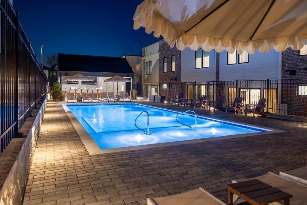 Bachelorette Dream | 2 Units | 8 Kings + 8 Baths *