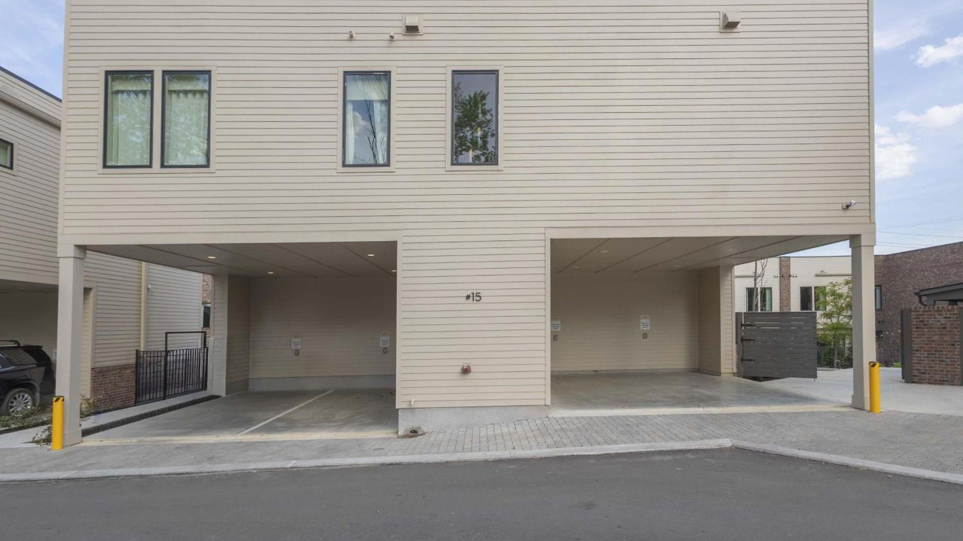 Amenities - Heated Pool Near Broadway Apartment Nashville
