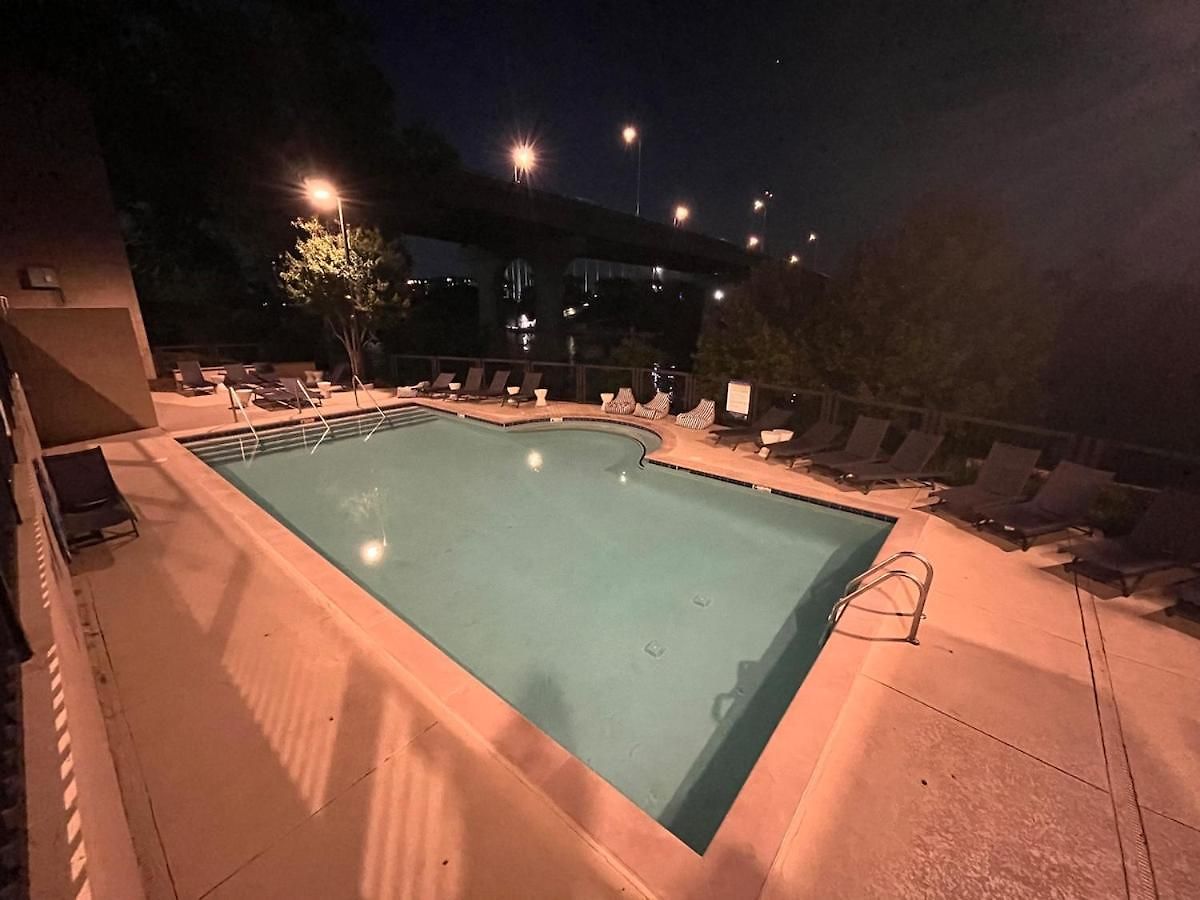Riverside Rhythm! Waterfront & Walk To Broadway! Apartment