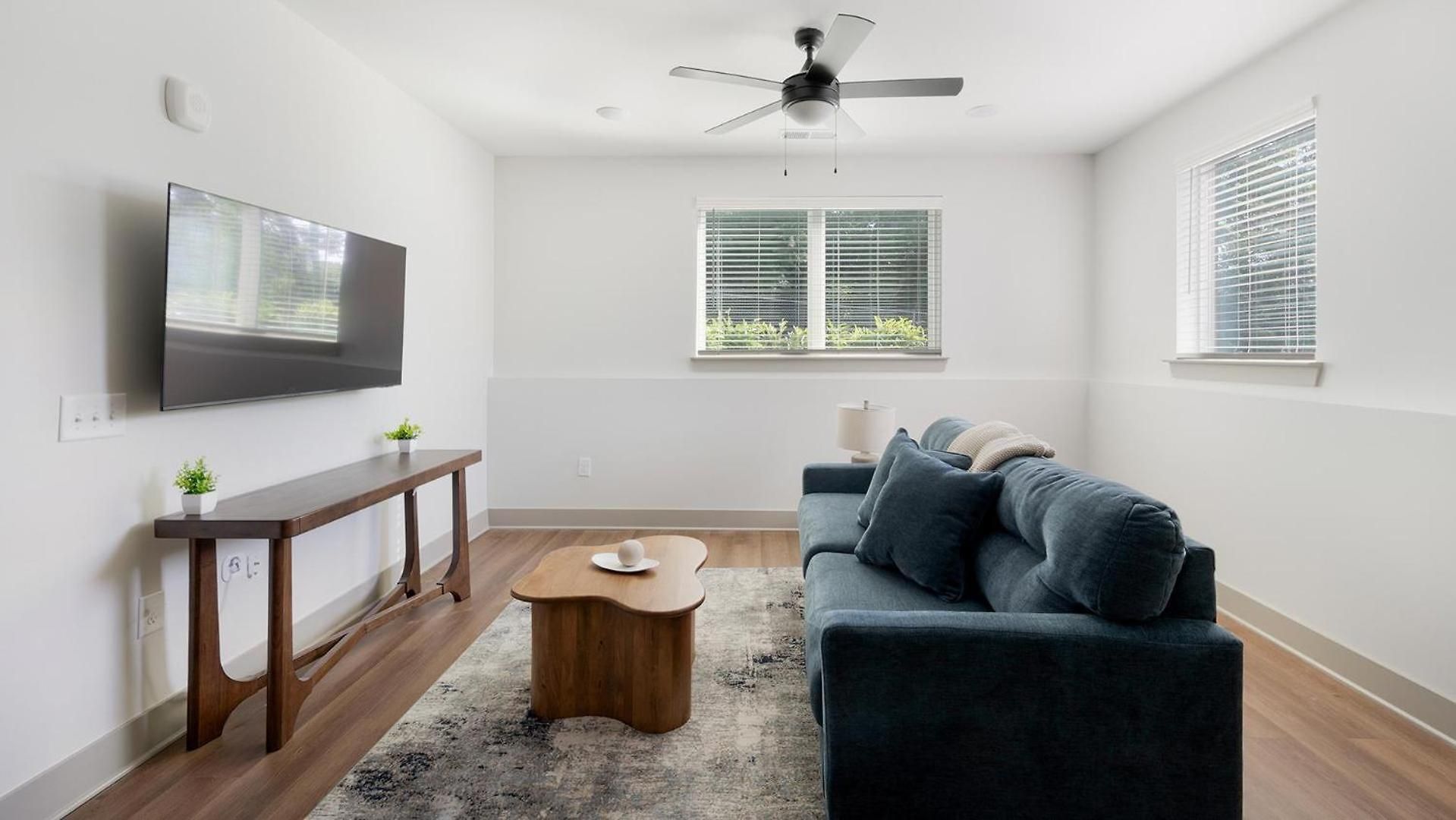 Landing Beautiful 2Bd Gym Courtyard Apartment Nashville