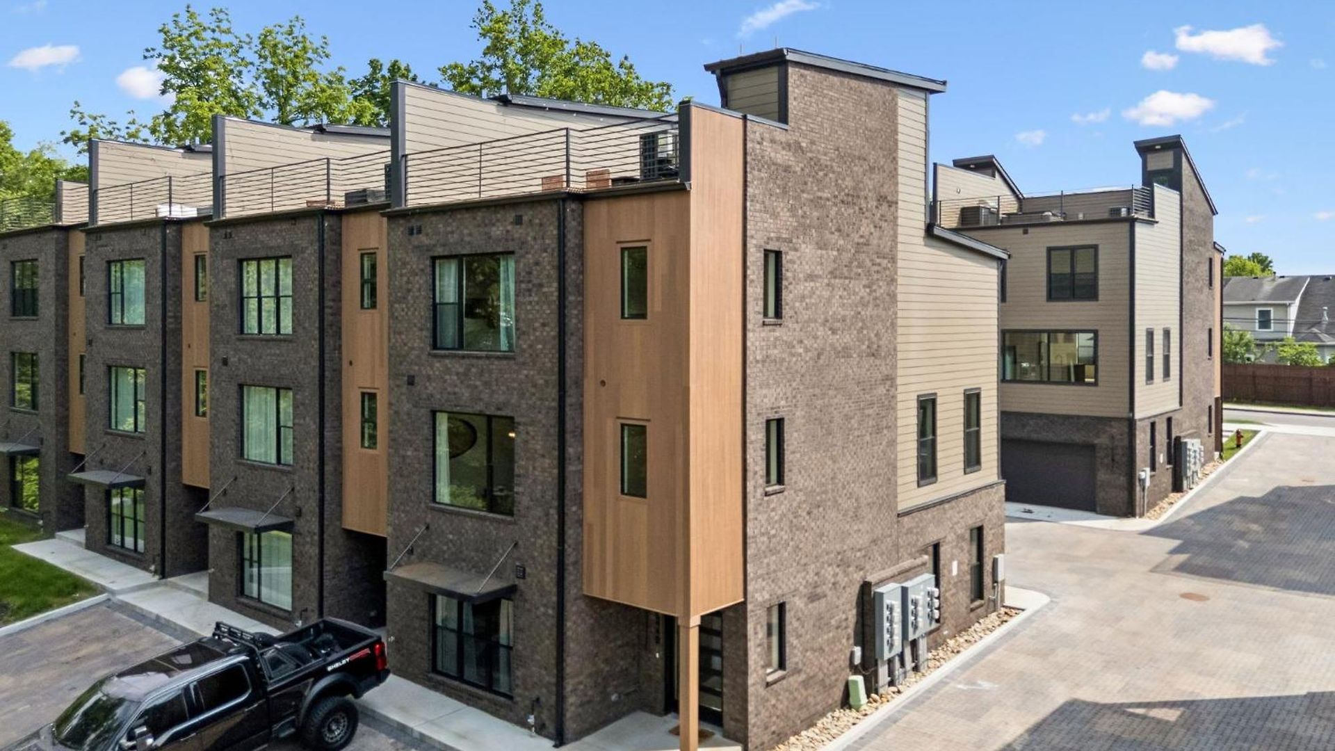 Apartment Modern 4br Townhouse Rooftop Lounge *