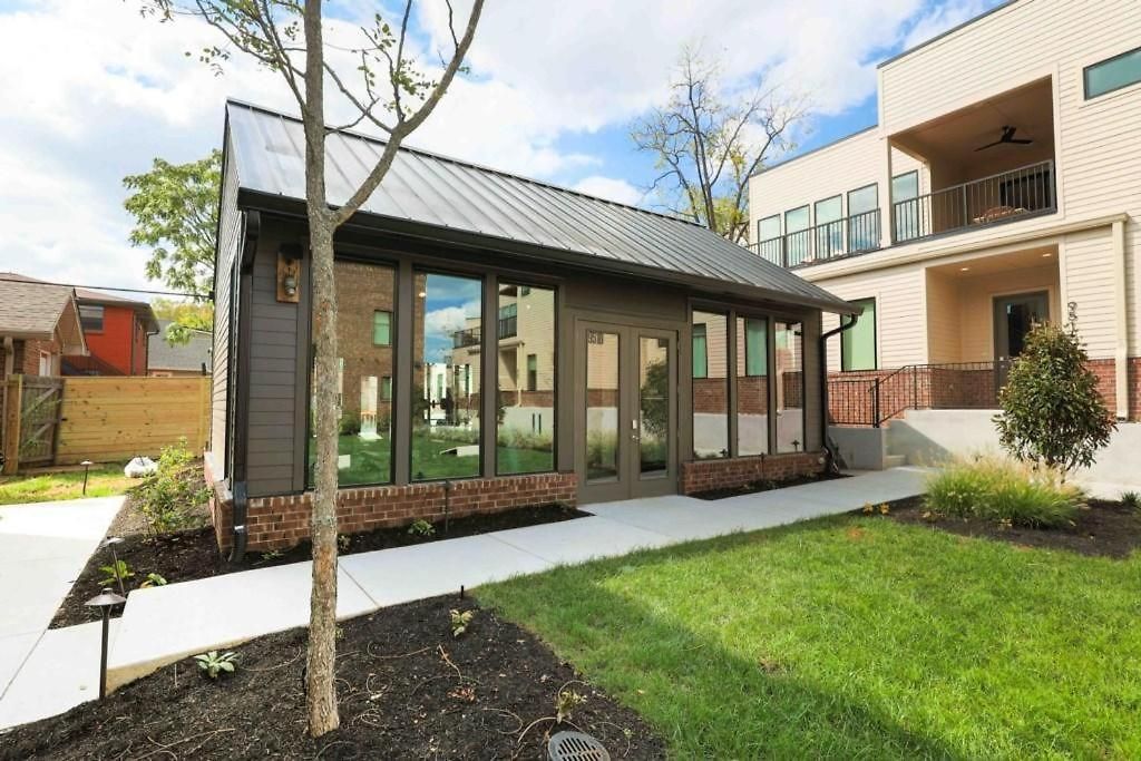 Bachelorette Dream | 2 Units | 8 Kings + 8 Baths Apartment