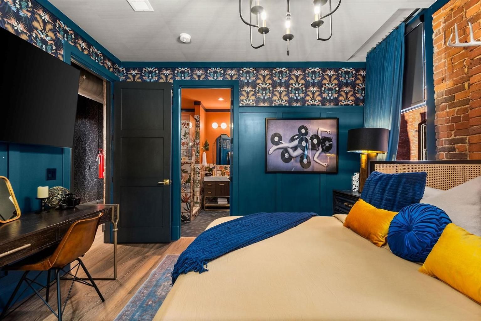 Holiday home The Velvet Songbird Downtown Luxe Sleeps 24 Nashville