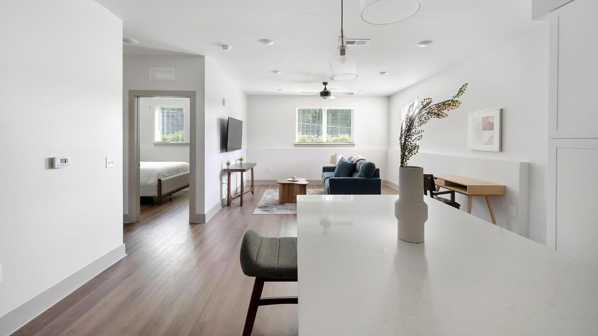 Landing Beautiful 2Bd Gym Courtyard * Nashville
