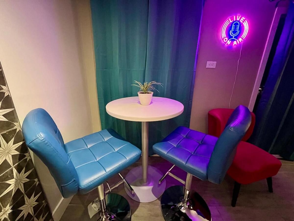 Riverside Rhythm! Waterfront & Walk To Broadway! Apartment
