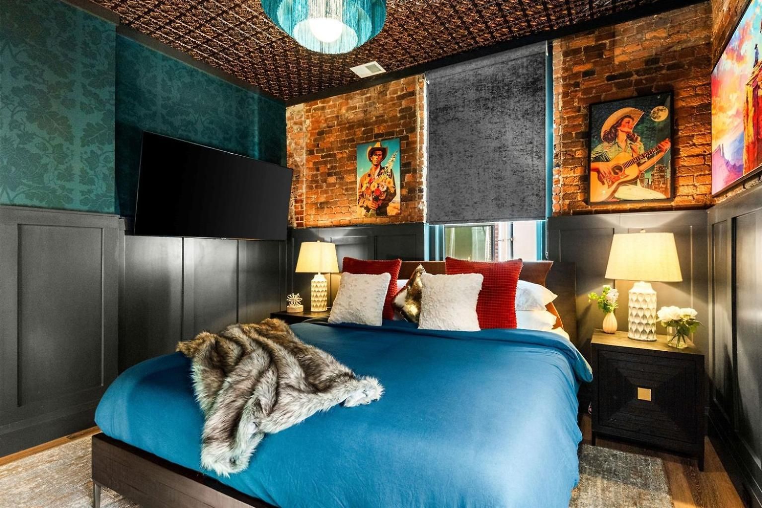 Holiday home The Velvet Songbird Downtown Luxe Sleeps 24 *