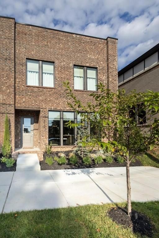 Bachelorette Dream | 2 Units | 8 Kings + 8 Baths Nashville