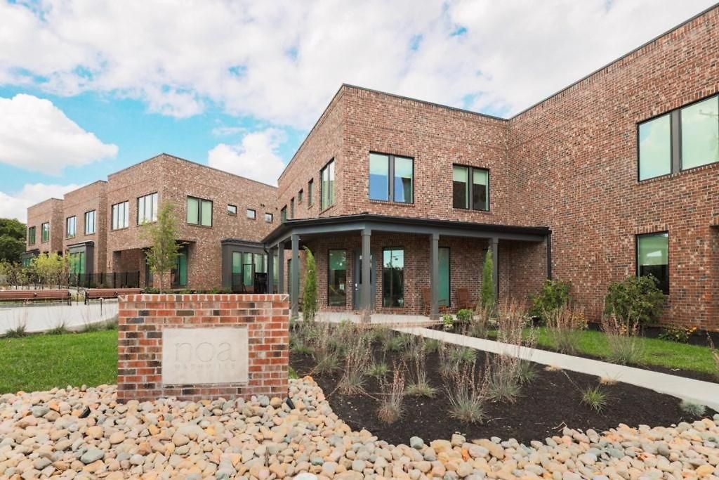 Bachelorette Dream | 2 Units | 8 Kings + 8 Baths Apartment Nashville