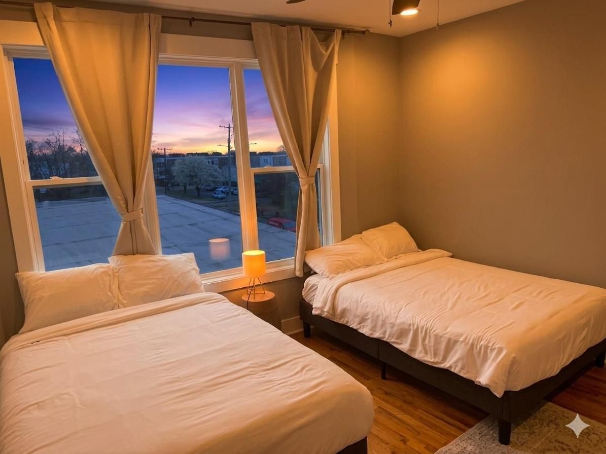 Rooftop Skyline View-close To Broadway-sleeps 8 Nashville