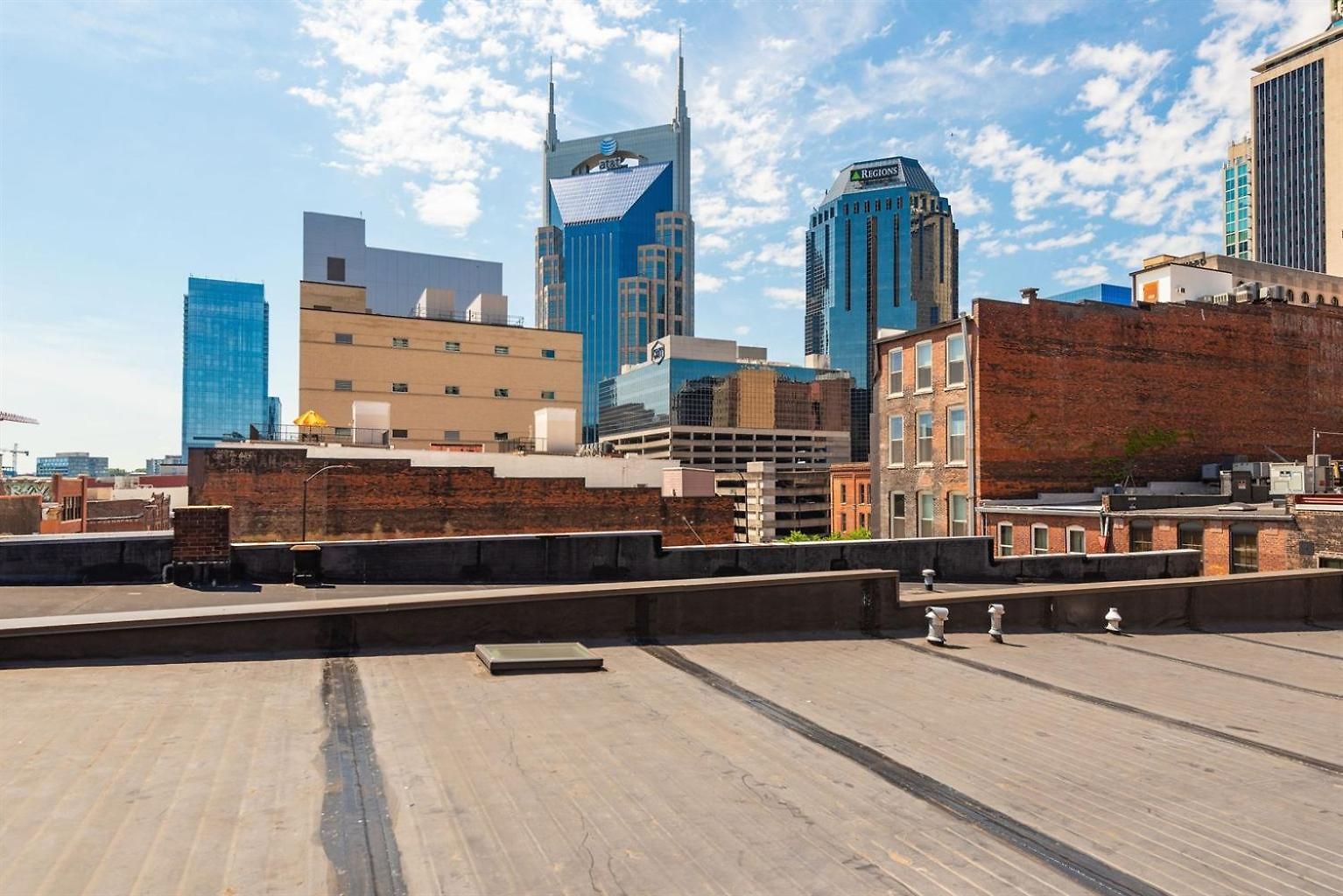 The Songbird-luxury Penthouse Steps To Broadway Nashville