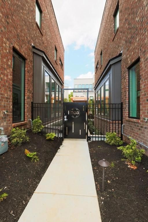 Bachelorette Dream | 2 Units | 8 Kings + 8 Baths *