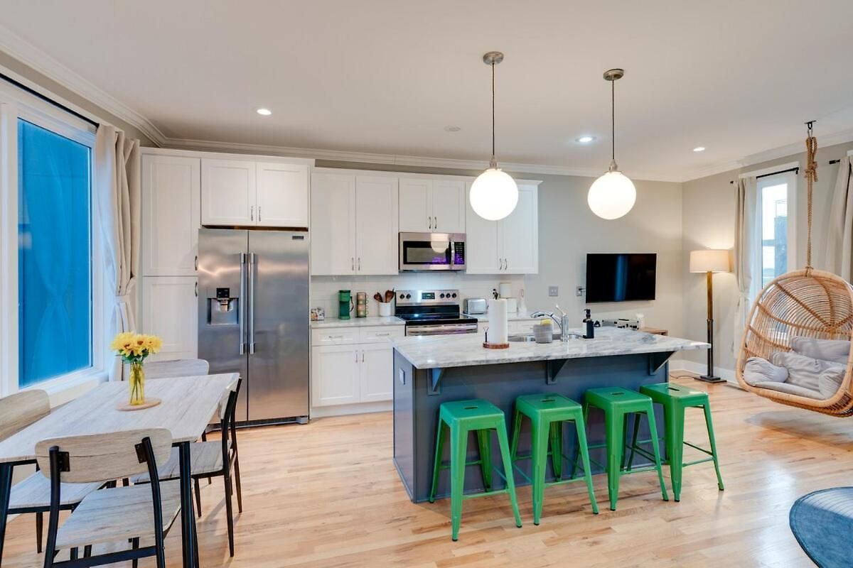 Rooftop Skyline View-close To Broadway-sleeps 8 Apartment Nashville