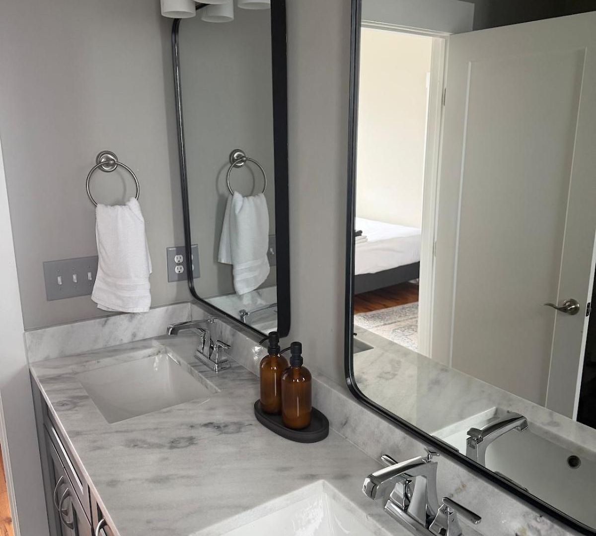 Rooftop Skyline View-close To Broadway-sleeps 8 *