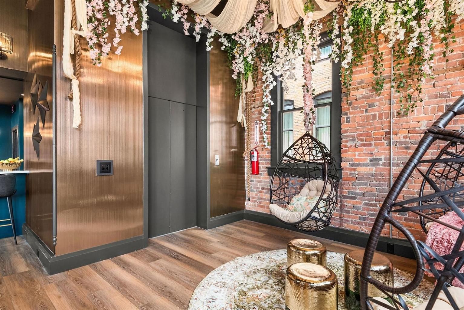 The Songbird-luxury Penthouse Steps To Broadway * Nashville