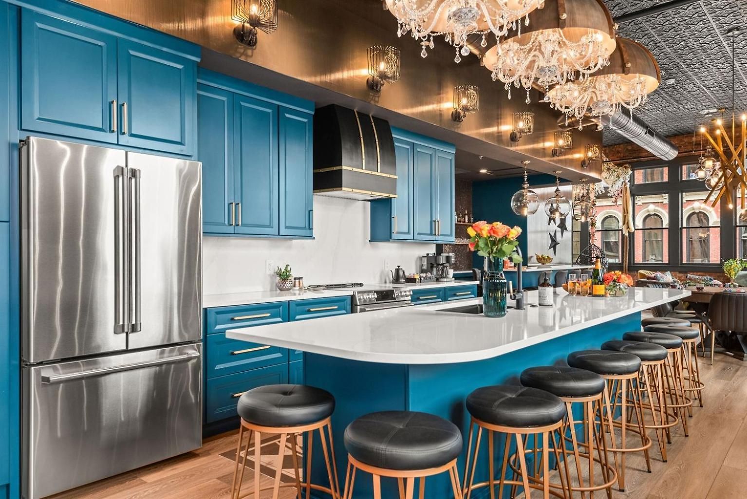 Holiday home The Songbird-luxury Penthouse Steps To Broadway