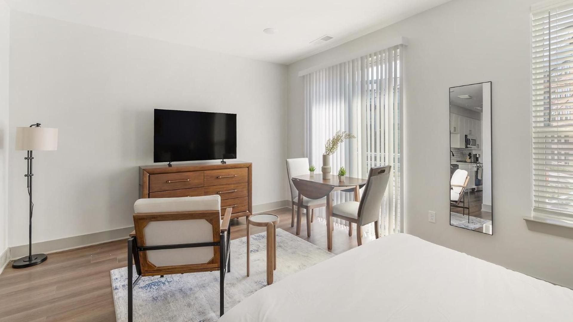 Landing Beautiful 2Bd Gym Courtyard Apartment Nashville