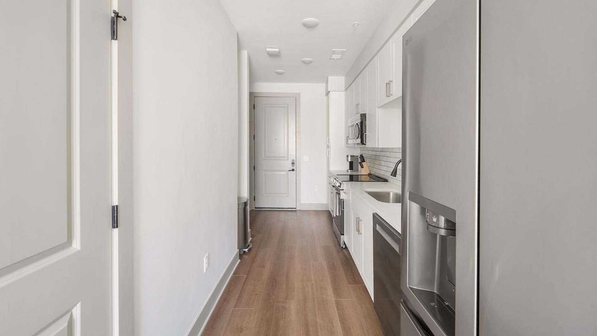 Apartment Landing Beautiful 2Bd Gym Courtyard *