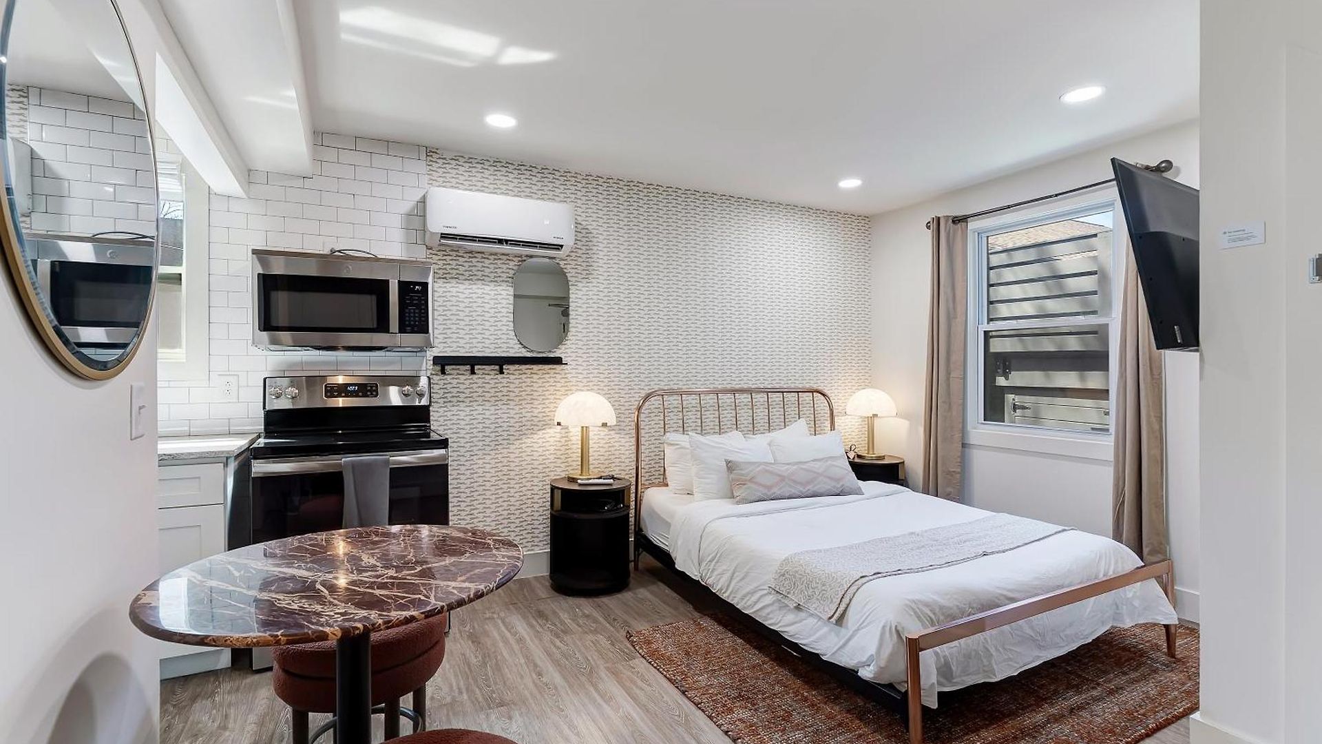 1705 State Street Hotel
