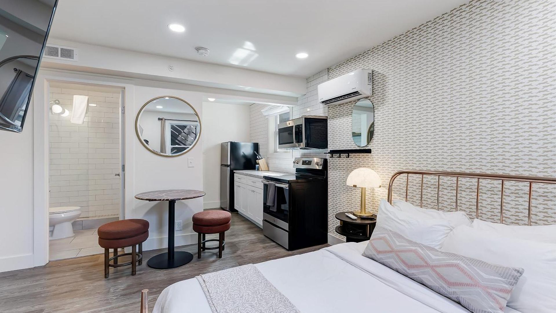 1705 State Street Hotel 5*