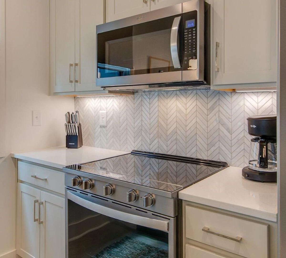 Holiday home Modern East Townhome Walk To Local Favorite Restaurants And Bars 2 Car Garage Smart Tvs In Every Near Five Points The Gulch And 10 Min To Broadway 24 Hr Hospitality Nashville