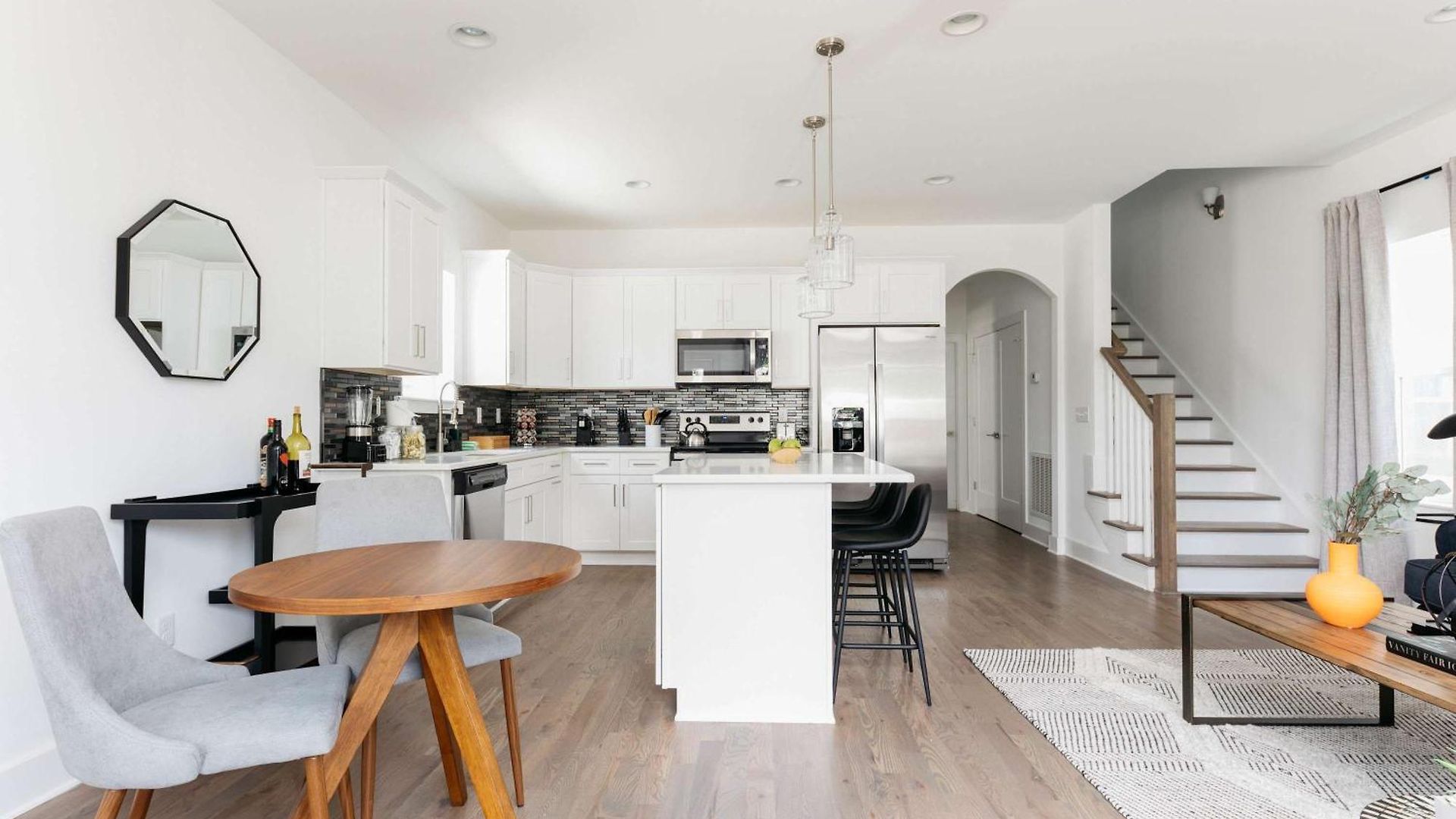 Spacious 4br Townhome X2 Near Dt & Broadway *