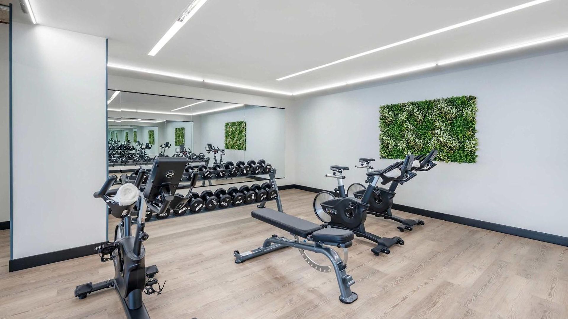 Holiday home Verse - Pool & Gym - Mins To Broadway *