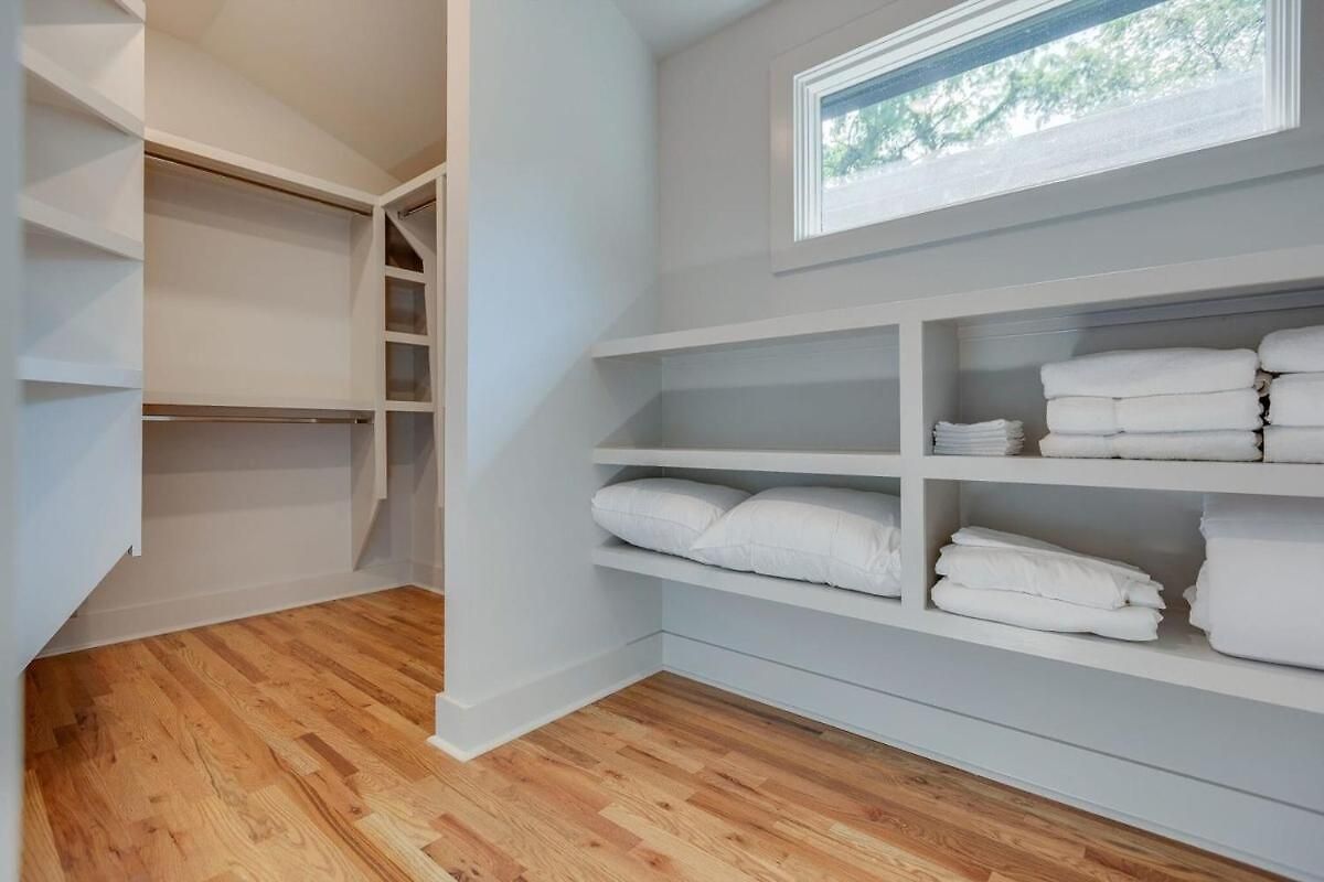 Spacious And Walkable East Nash Designer Twin Homes Sleep 20 With Smart Tvs Workspaces And Fast Wifi 2 Garages And Full Kitchens Walk To Mas Tacos 10 Min To Broadway 24 Hr Hospitality Nashville