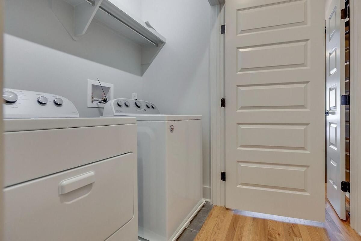 Spacious And Walkable East Nash Designer Twin Homes Sleep 20 With Smart Tvs Workspaces And Fast Wifi 2 Garages And Full Kitchens Walk To Mas Tacos 10 Min To Broadway 24 Hr Hospitality Nashville