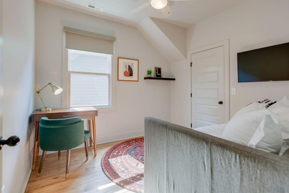 Spacious And Walkable East Nash Designer Twin Homes Sleep 20 With Smart Tvs Workspaces And Fast Wifi 2 Garages And Full Kitchens Walk To Mas Tacos 10 Min To Broadway 24 Hr Hospitality Nashville