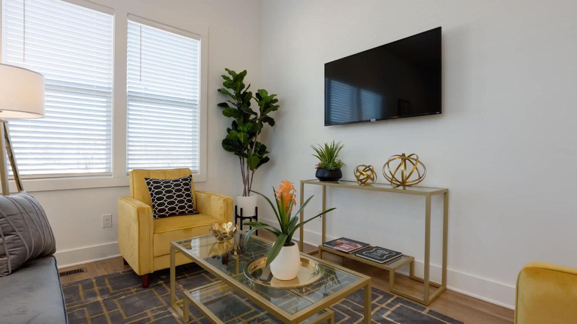 Twin Townhomes - 8br Sleeps 24 Near Dt