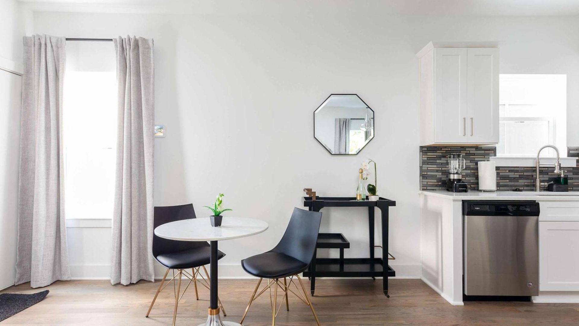 Spacious 4br Townhome X2 Near Dt & Broadway Nashville