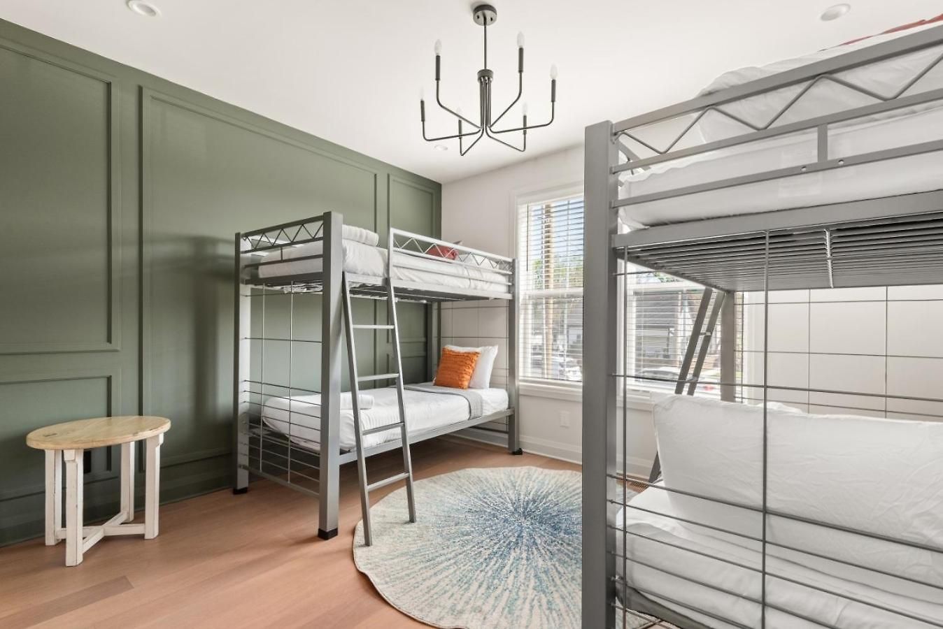 Holiday home Germantown Gem 4br | Sleeps 10 | Minutes To Downtown *