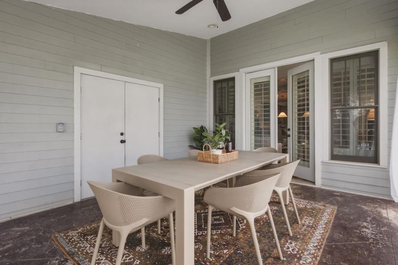 Sylvan Park With Fenced-in Yard, Porch, And Parking