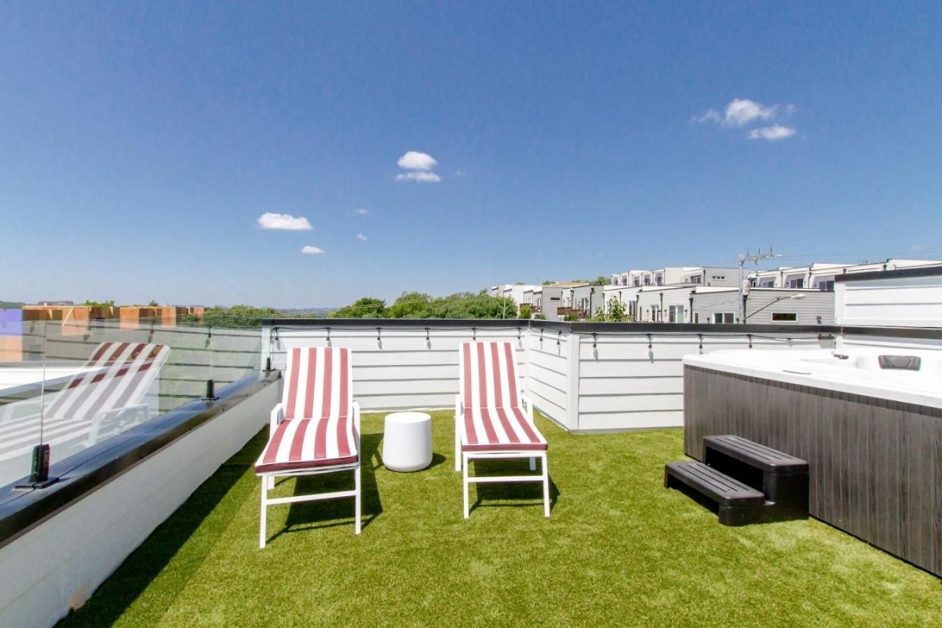 Playmate Lounge - Rooftop Hot Tub Game Holiday home *
