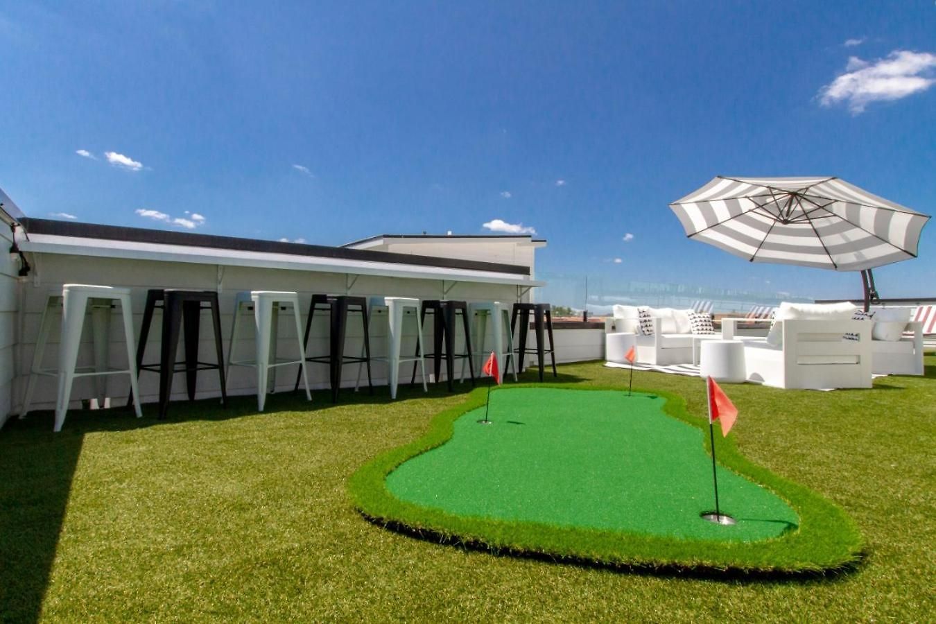 Holiday home Playmate Lounge - Rooftop Hot Tub Game *