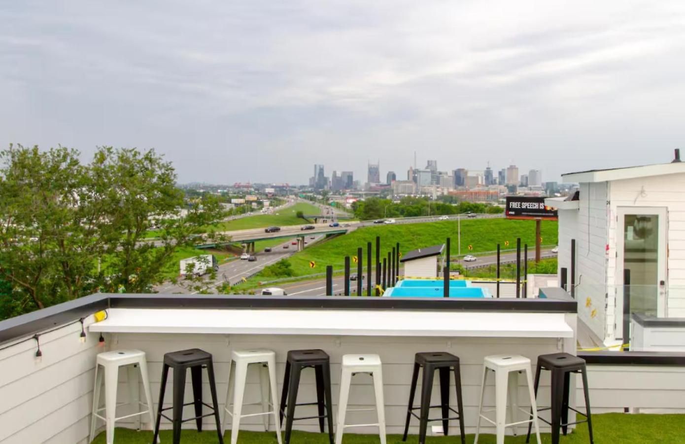 Holiday home Playmate Lounge - Rooftop Hot Tub Game *