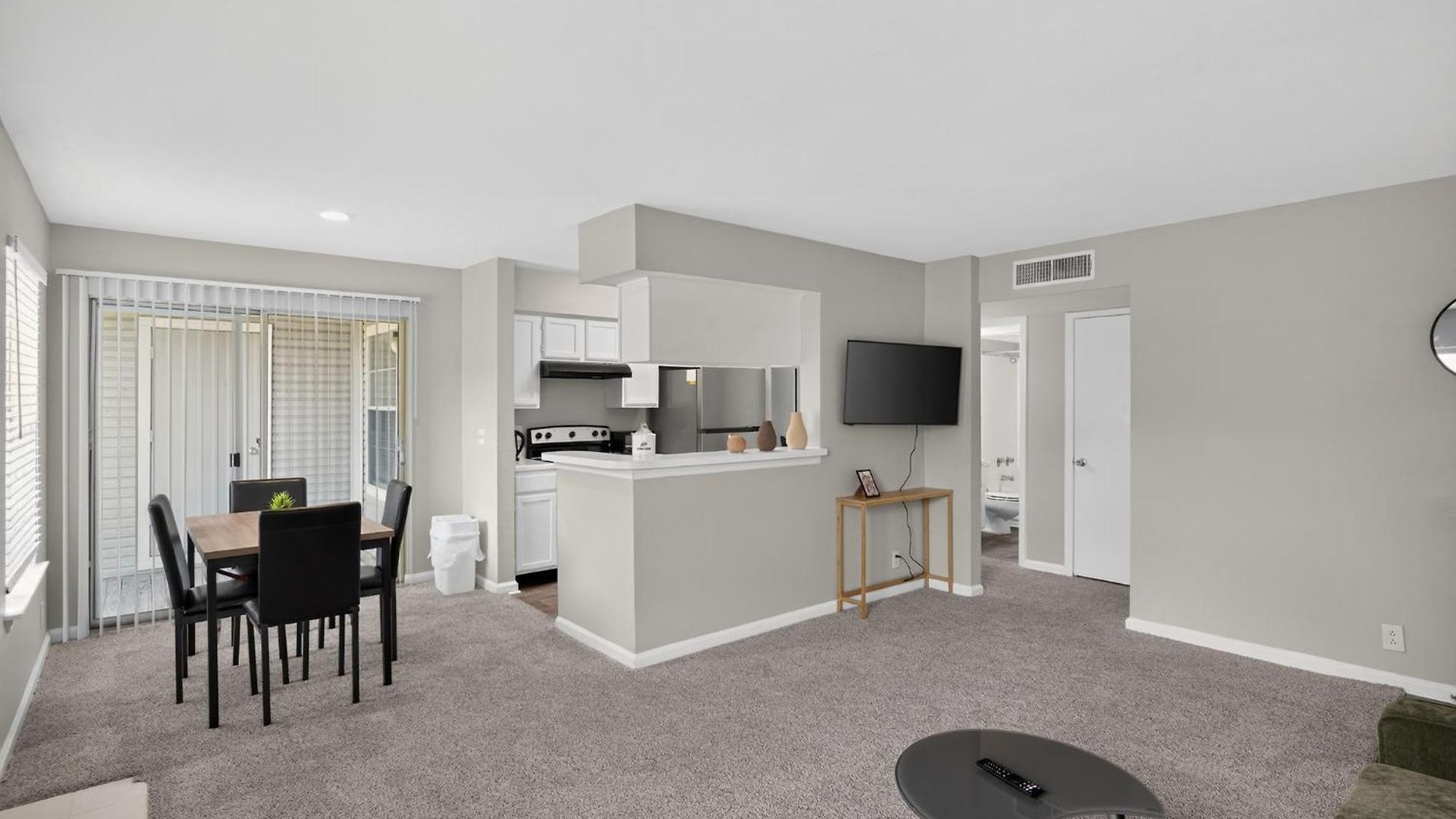 Preakness Modern 2br *