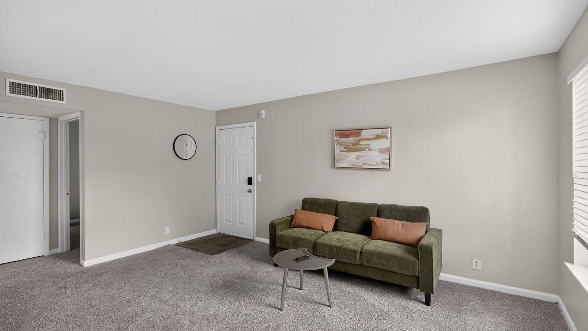 Preakness Modern 2br *