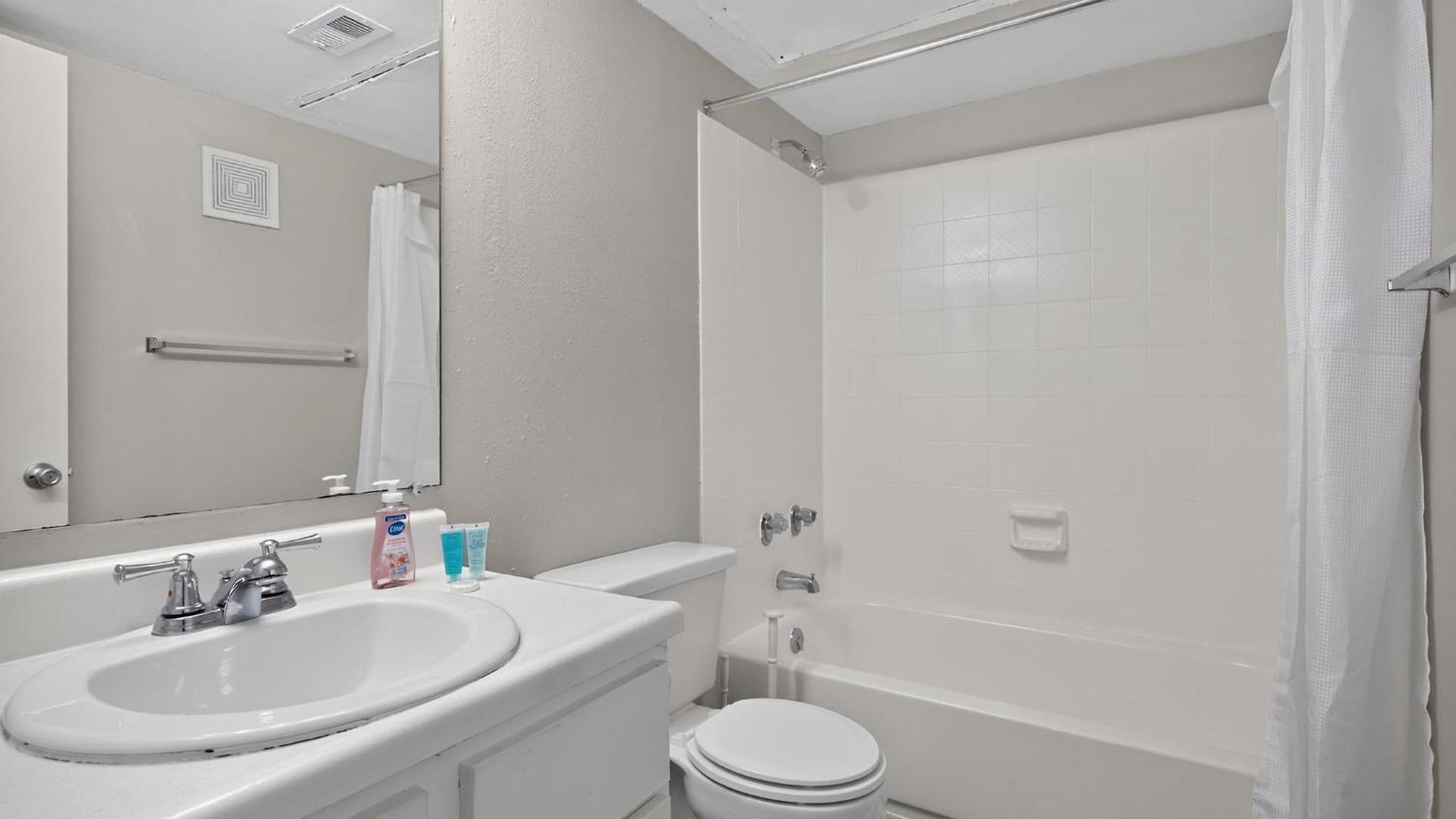Preakness Modern 2br *