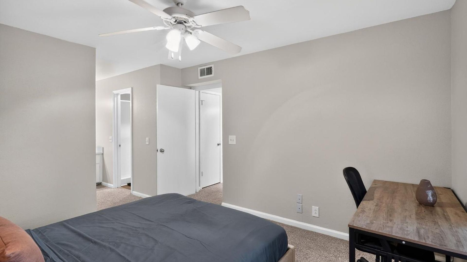 Preakness Modern 2br *