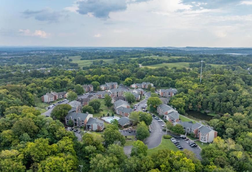 Preakness Modern 2br Nashville