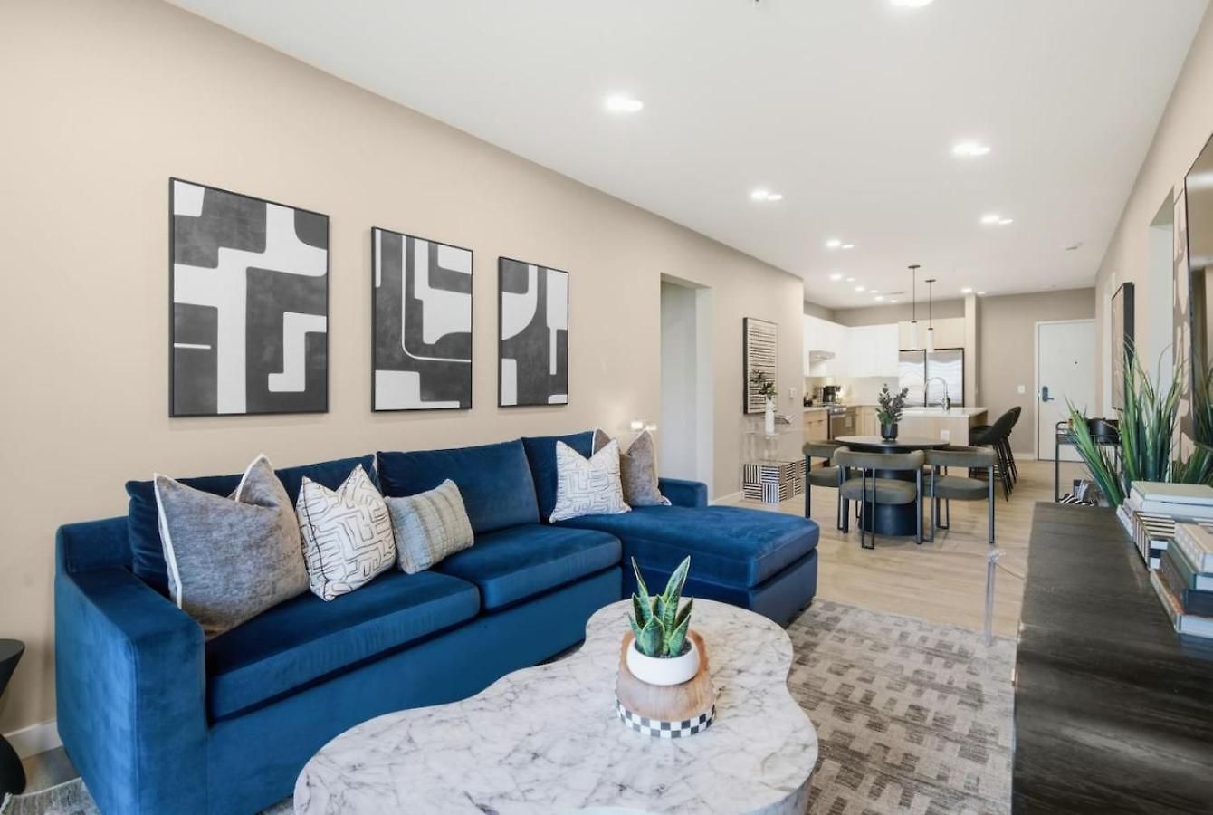 Upscale In Downtown With Pool, Balcony, Gym And Garage Apartment Nashville