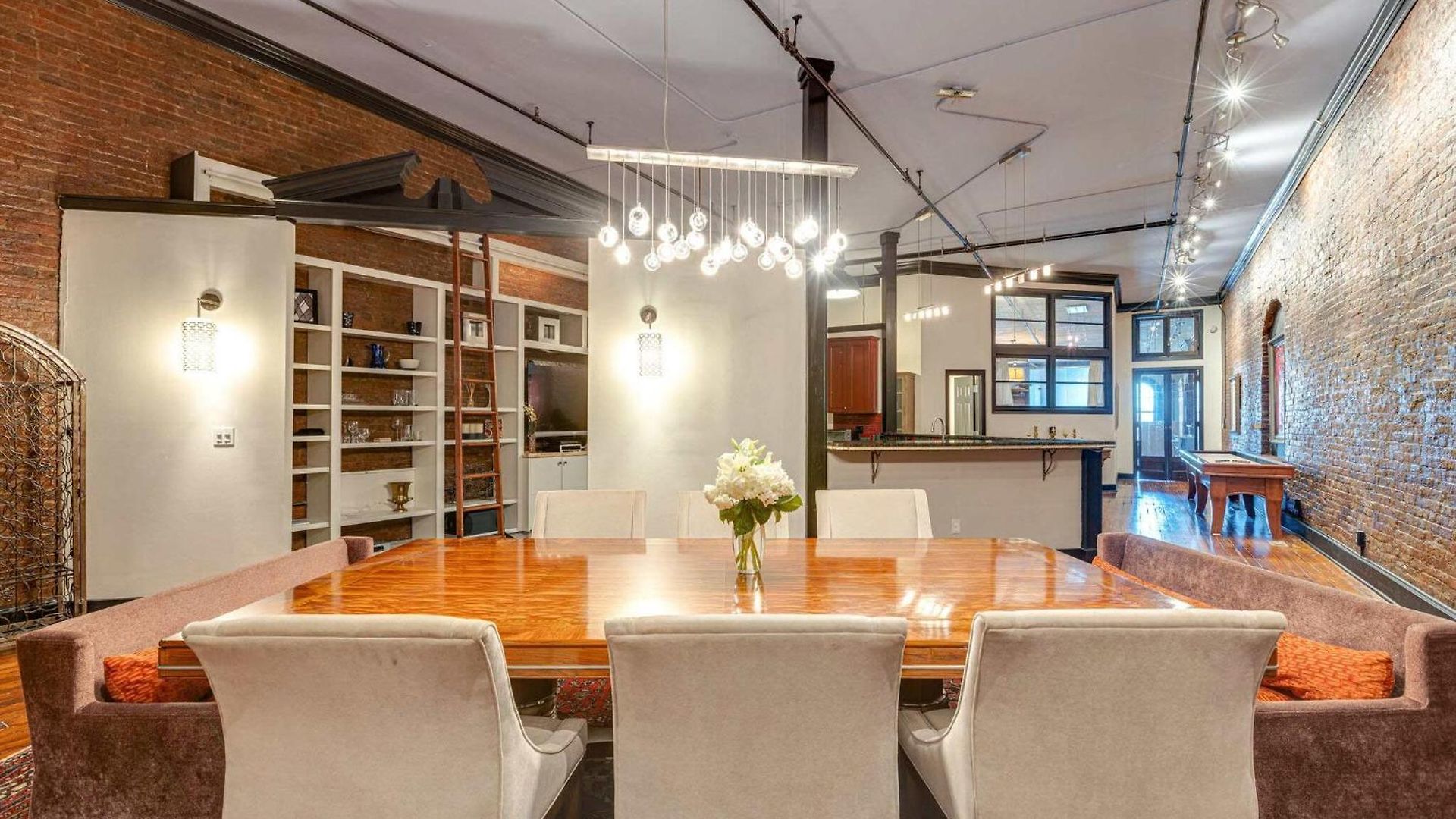 Historic Riverfront For 8 Near Broadway * Nashville