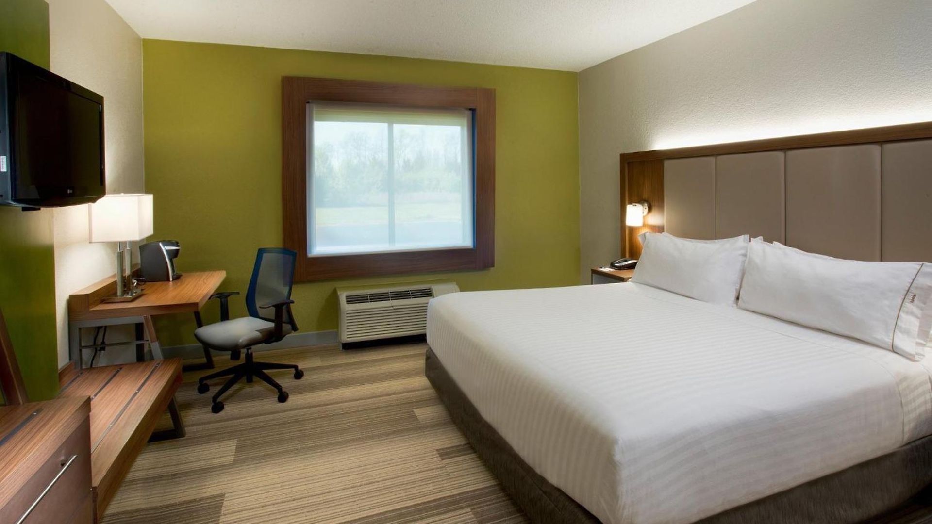 Express Airport By Ihg Hotel