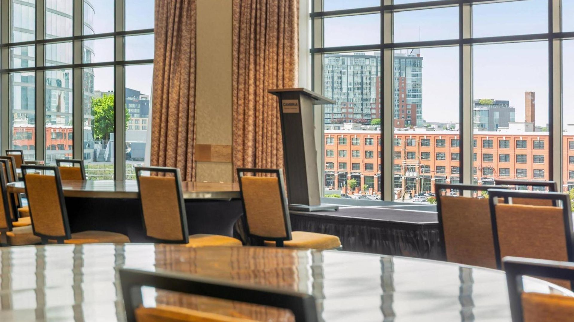 Cambria Downtown Hotel 4*
