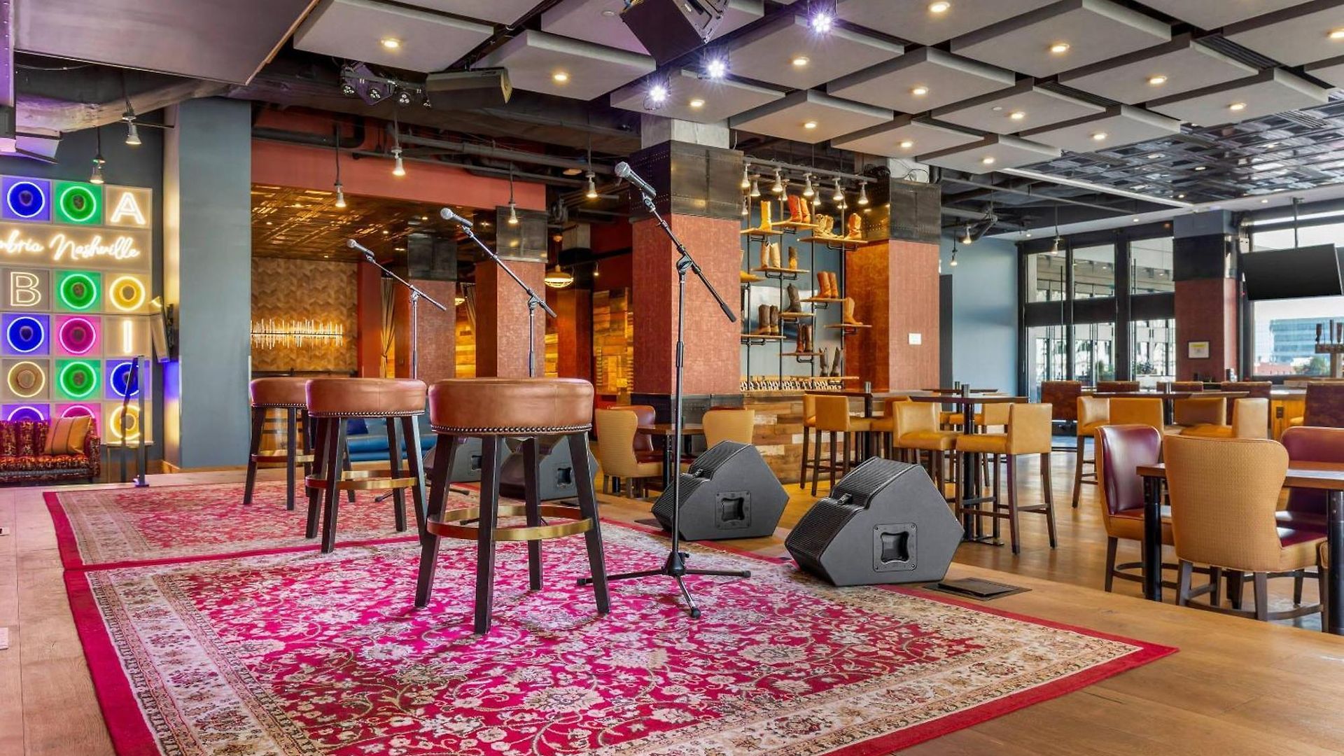 Cambria Downtown 4*